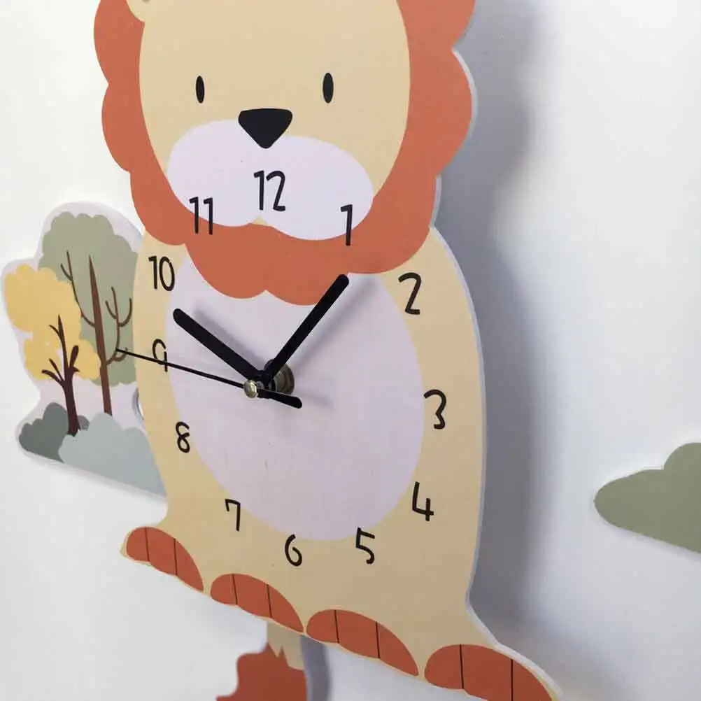 

1Pcs Cartoon Lion Hanging Wall Clock Wooden Texture Modern Simple Design Eco-Friendly Time Display Pendant for Living Room