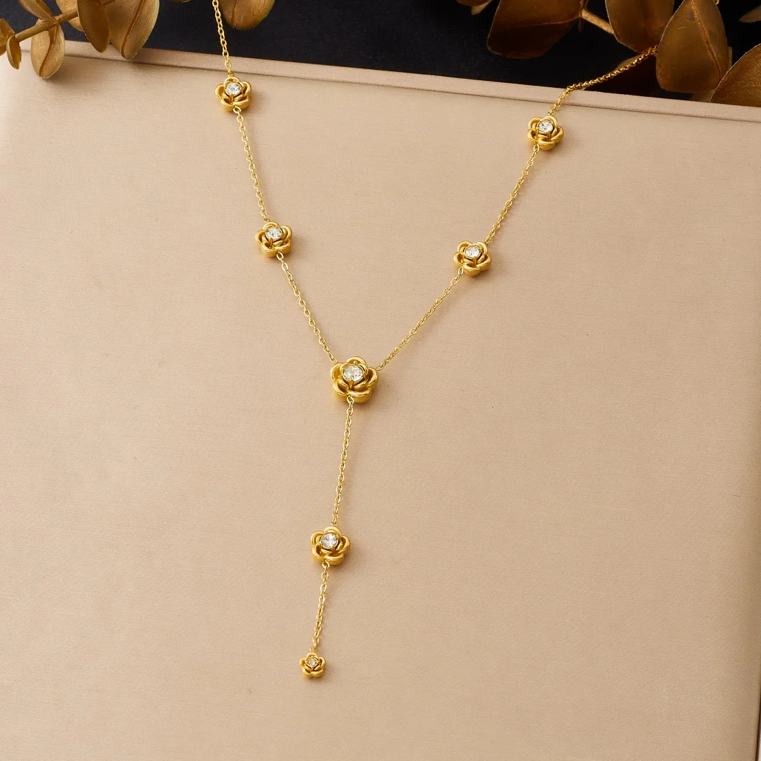 Edelstahl Goldene Rose Blumen-Einlage Runder Zirkon Y-förmiger Anhänger Halskette Damen Mode Halskette Schmuck