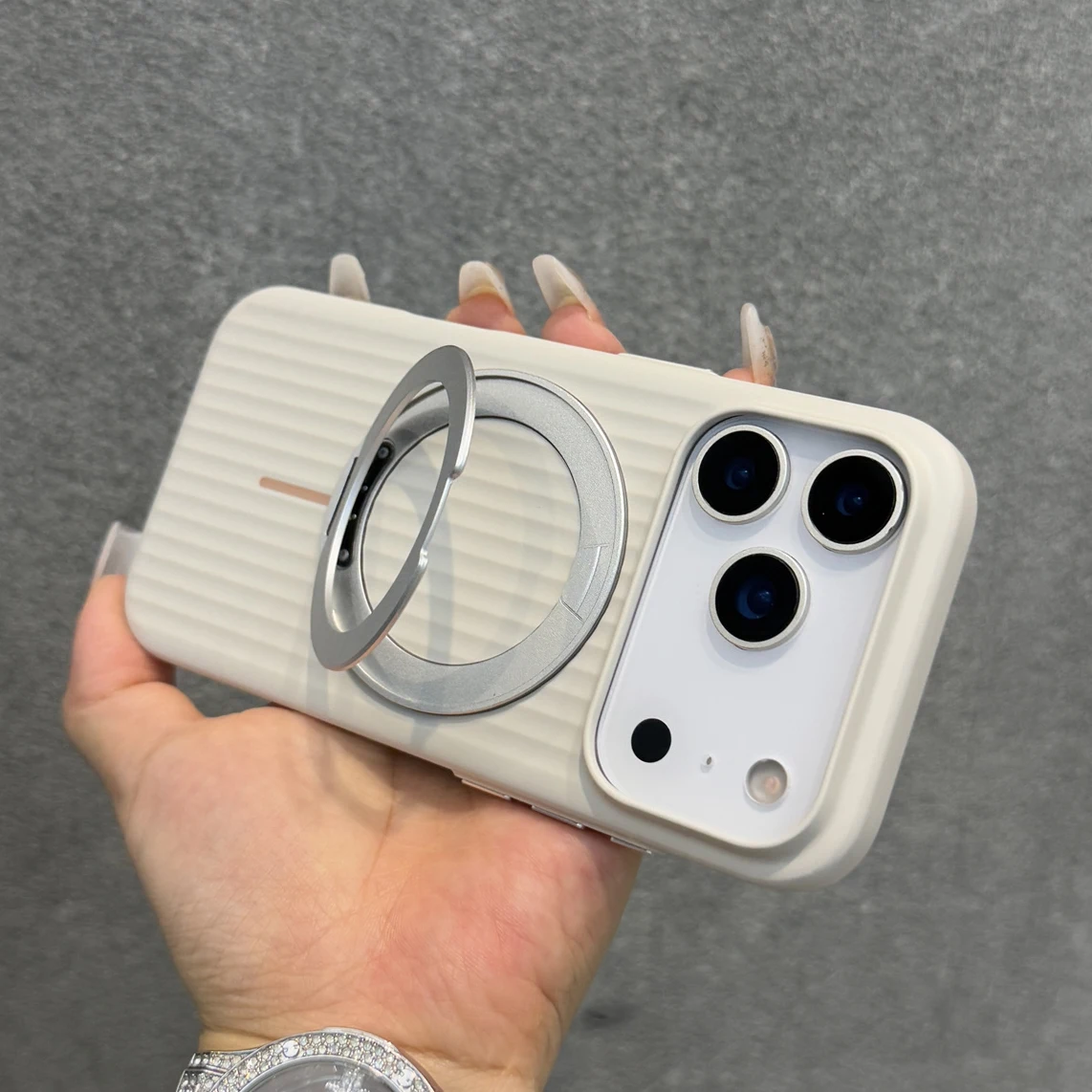 Роскошный магнитный 360° °   Чехол для телефона с вращающимся кронштейном для iPhone 17 Pro Max 16 15 14 Pro Max 13, защитная подставка для объектива, противоударный чехол