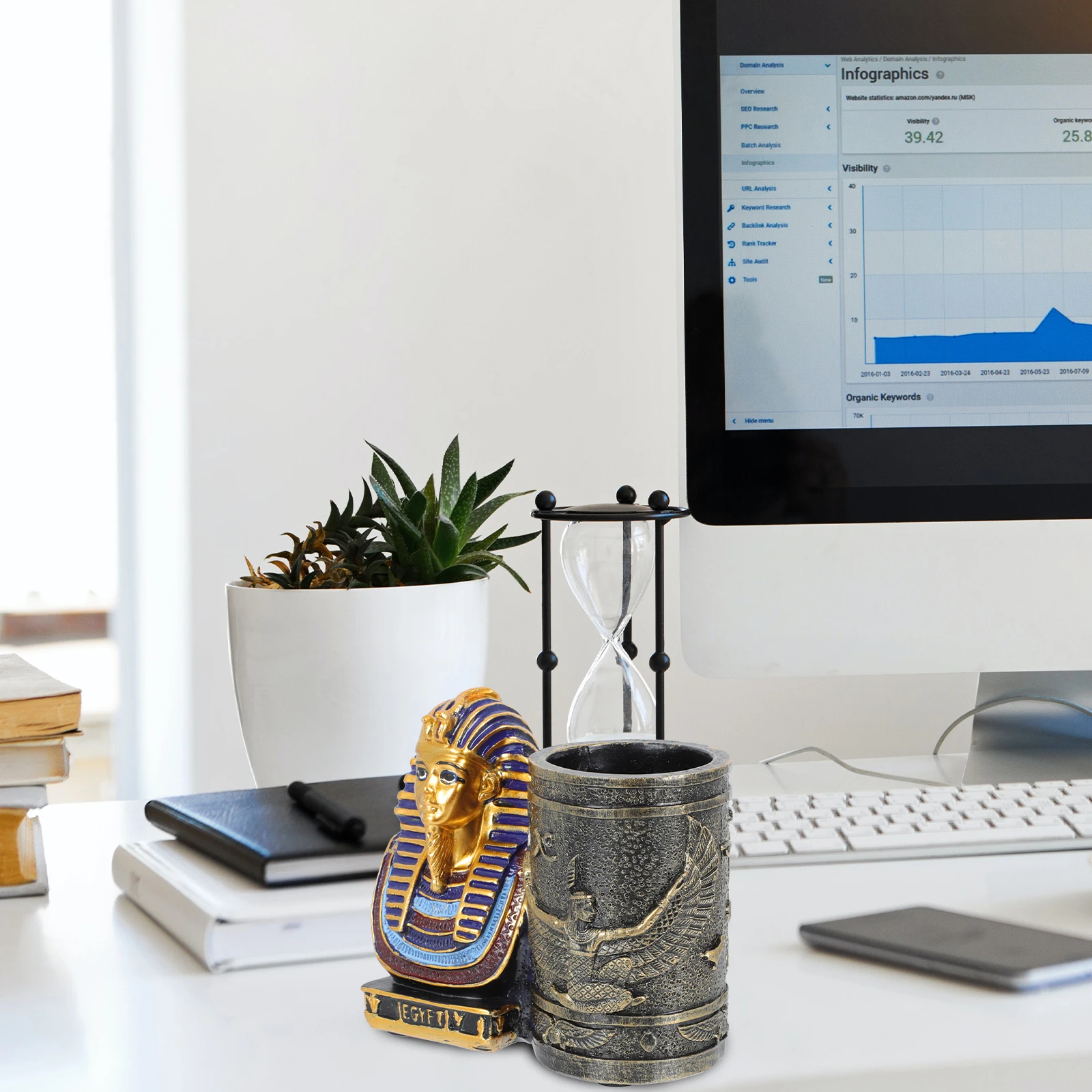 1Pcs Resin Pharaoh Pen Holder Stylish Desktop Storage Box for Office School Use Multi-Function Craft Ornament Egyptian Theme