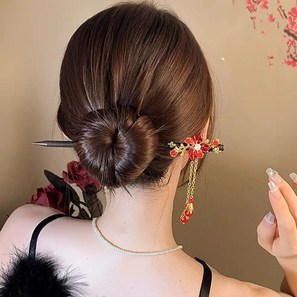 Retro ดอกไม้ไม้ผมพู่สีแดง Hanfu Hairpin ผมตะเกียบส้อมผม Cheongsam อุปกรณ์เสริม