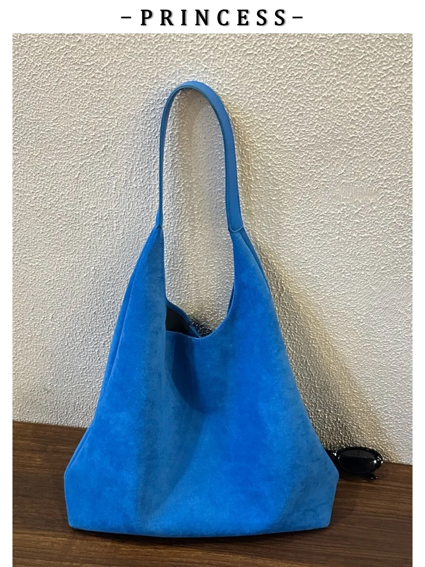 klein-blue-velvet-tote-bag-women's-large-capacity-fashion-commuting-single-shoulder-armpit-bag-soft-pu-material-handbag