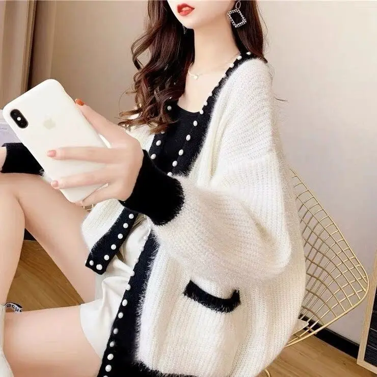

Loose-Fit Knitted Jacket Women's Soft Cardigan Top Trendy Autumn/Winter Season Pearl Knit Lantern Sleeves Coats Women Clothing