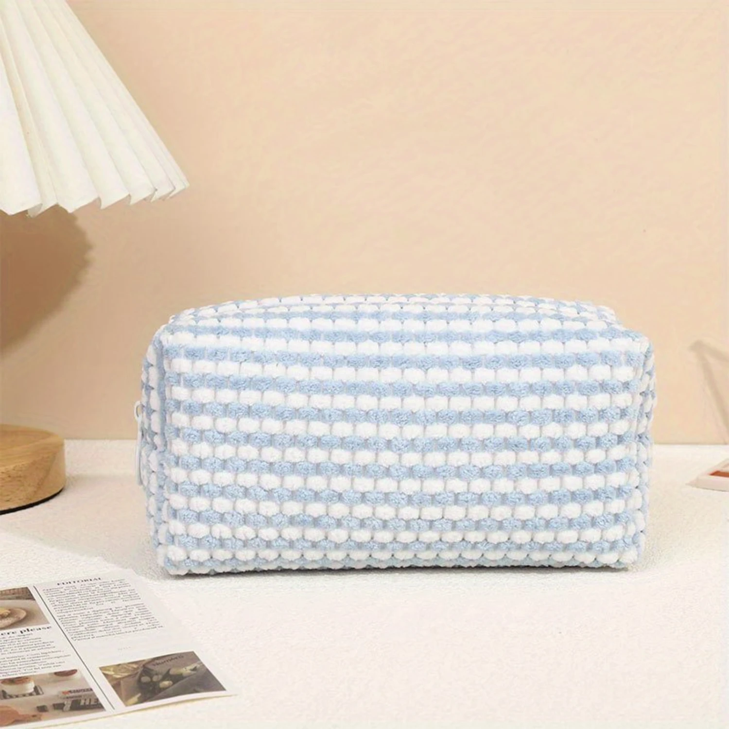 PC Plush Lattice Make-up Bag Portable Make-up Tools  Bag Collision Colour Plush Lattice Toiletries