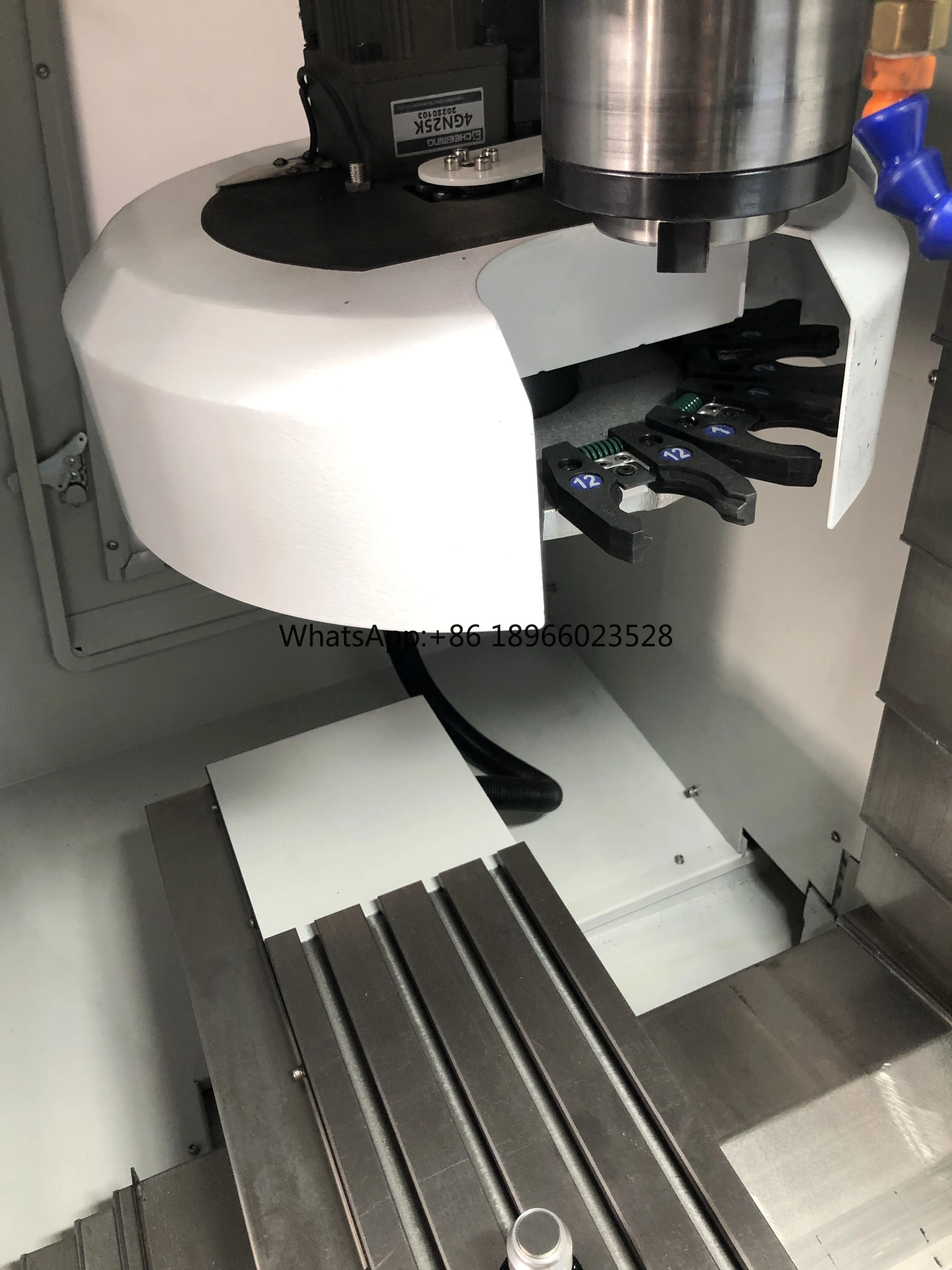 high performance 3 axis precision small milling XH7122 metal mini cnc milling machine with CE