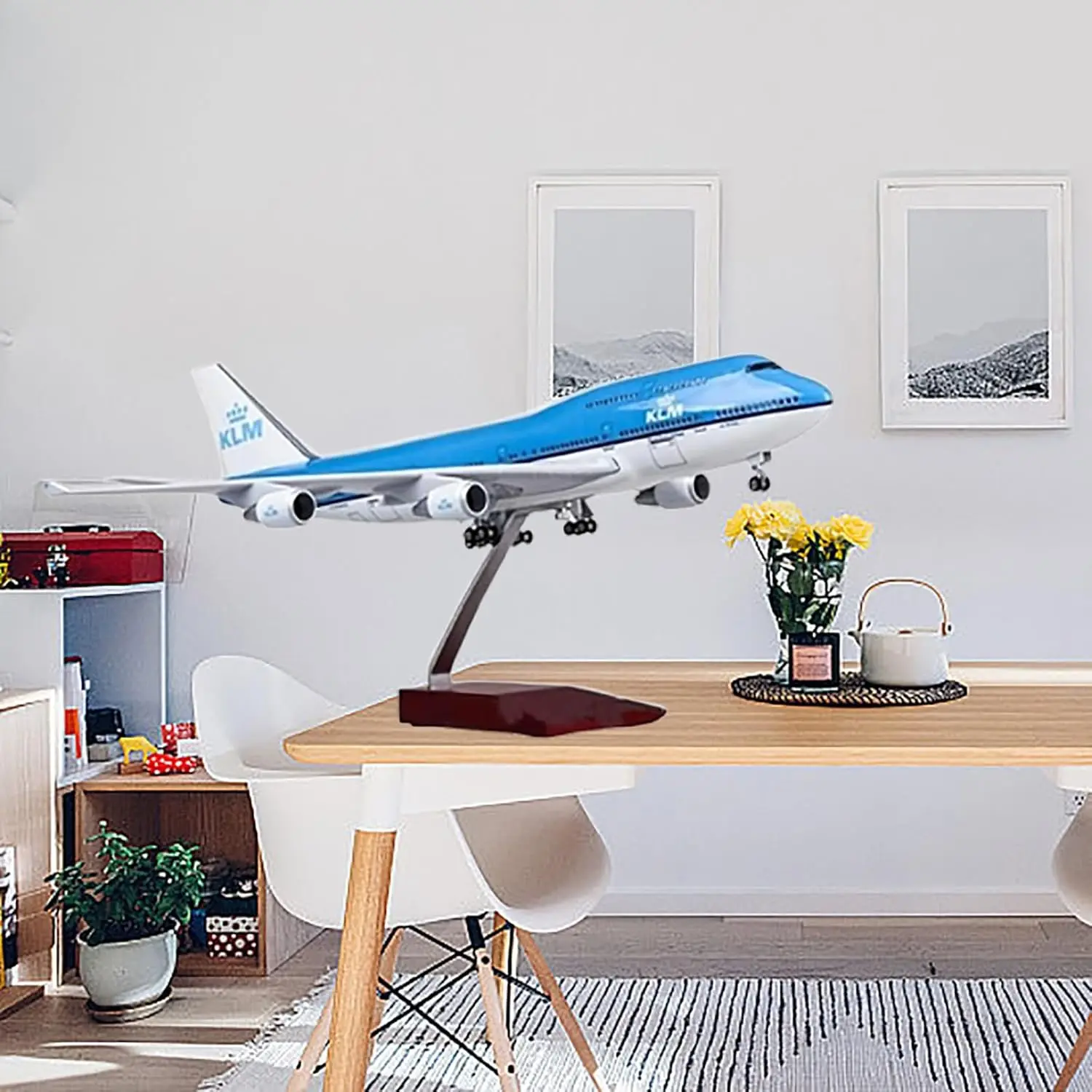 

1/157 Scale 47CM B747 KLM Royal Dutch Airlines Model W Light Wheel Airplane Diecast child toy plane Resin For Collection Display