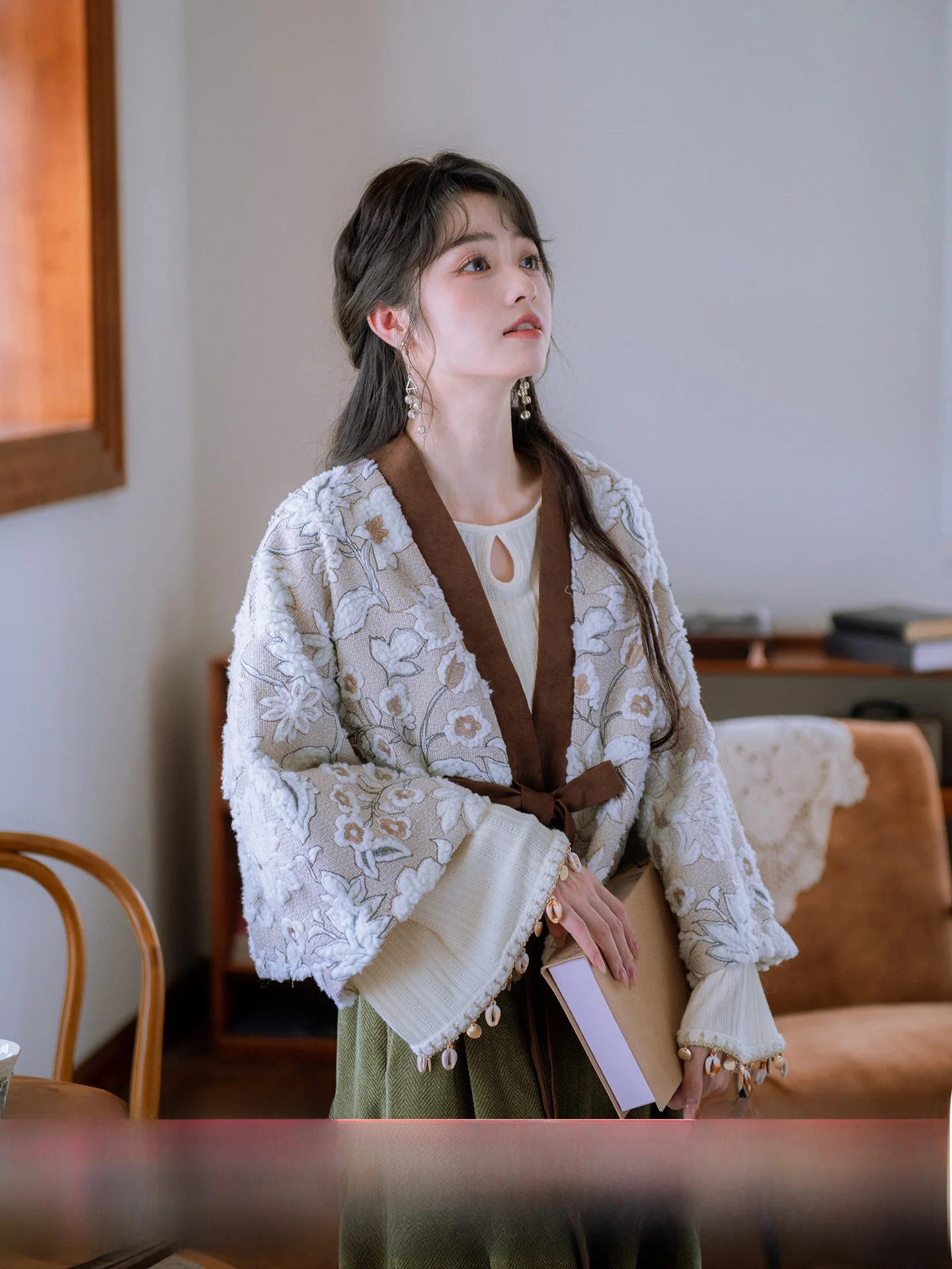 

South Wind Valley【Pine Ink】Hansu National Sle 3D Emed Lamb Fur Jaet Women's Autumn Winter Fluffy Loose Top