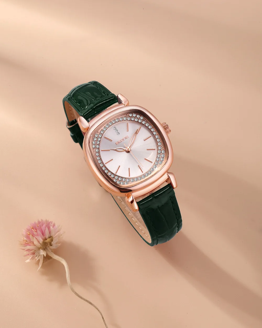 Internet celebrity retro small square watch black gold small square candy simple and versatile waterproof quartz watch for women