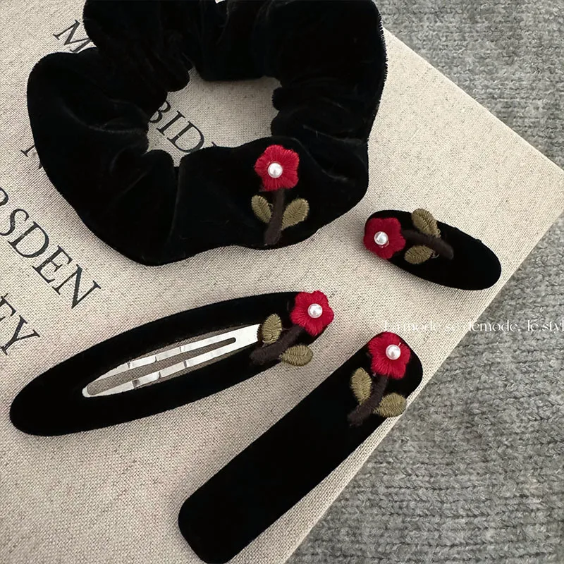 Exquisite Embroidery One Red Flowers Barrettes French Vintage Velvet Bb Clip Hairpin Bang Clip Side Clip Hair Accessories