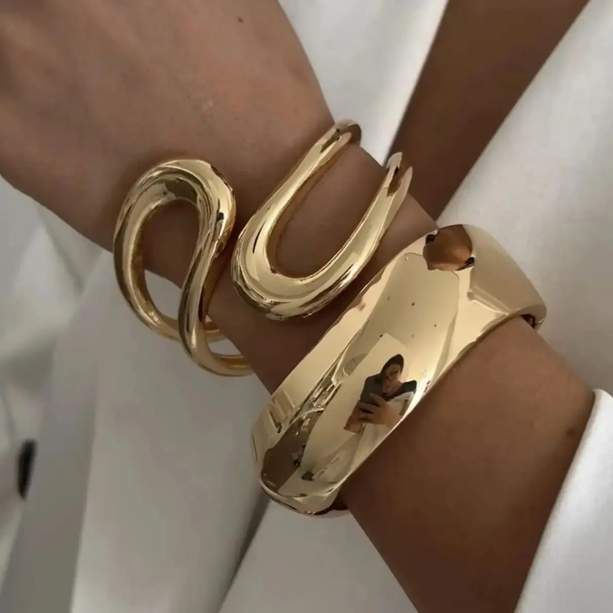 Ingemark Punk Vintage Geometric Heavy Metal Spring Bangles for Women Hip Hop Gold Color Open Cuff Bracelets Couple Men Jewelry