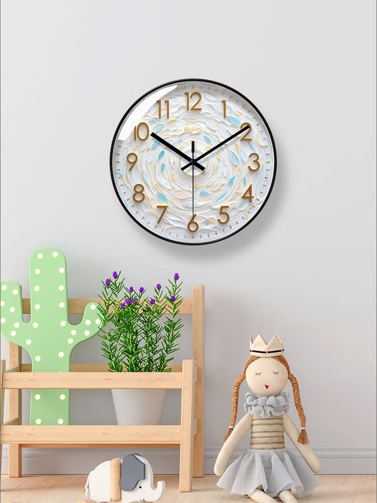 A simple and fashionable silent wall clock for the living room, a creative circular quartz clock for scanning seconds