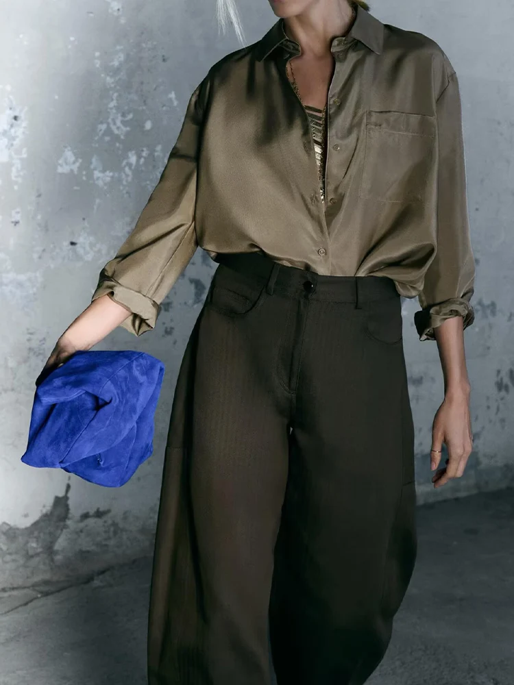 

Европейский и американский стиль, осенняя новая модная женская свободная повседневная рубашка с длинными рукавами и карманами с лацканами и украшением