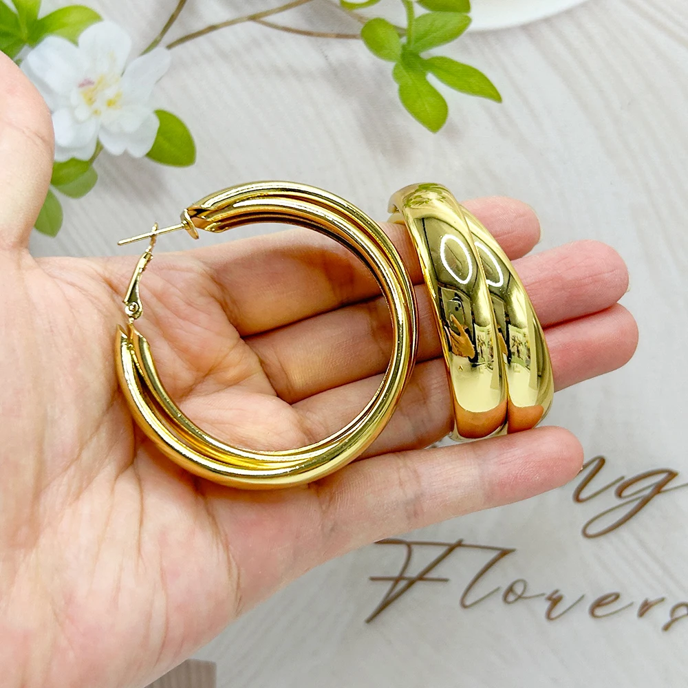 

Trendy Women Hoop Earrings Classic Large Earrings Simple Design Ear Jewelry Luxury Gold Color Jewelry Fashion Earring Daily Wear