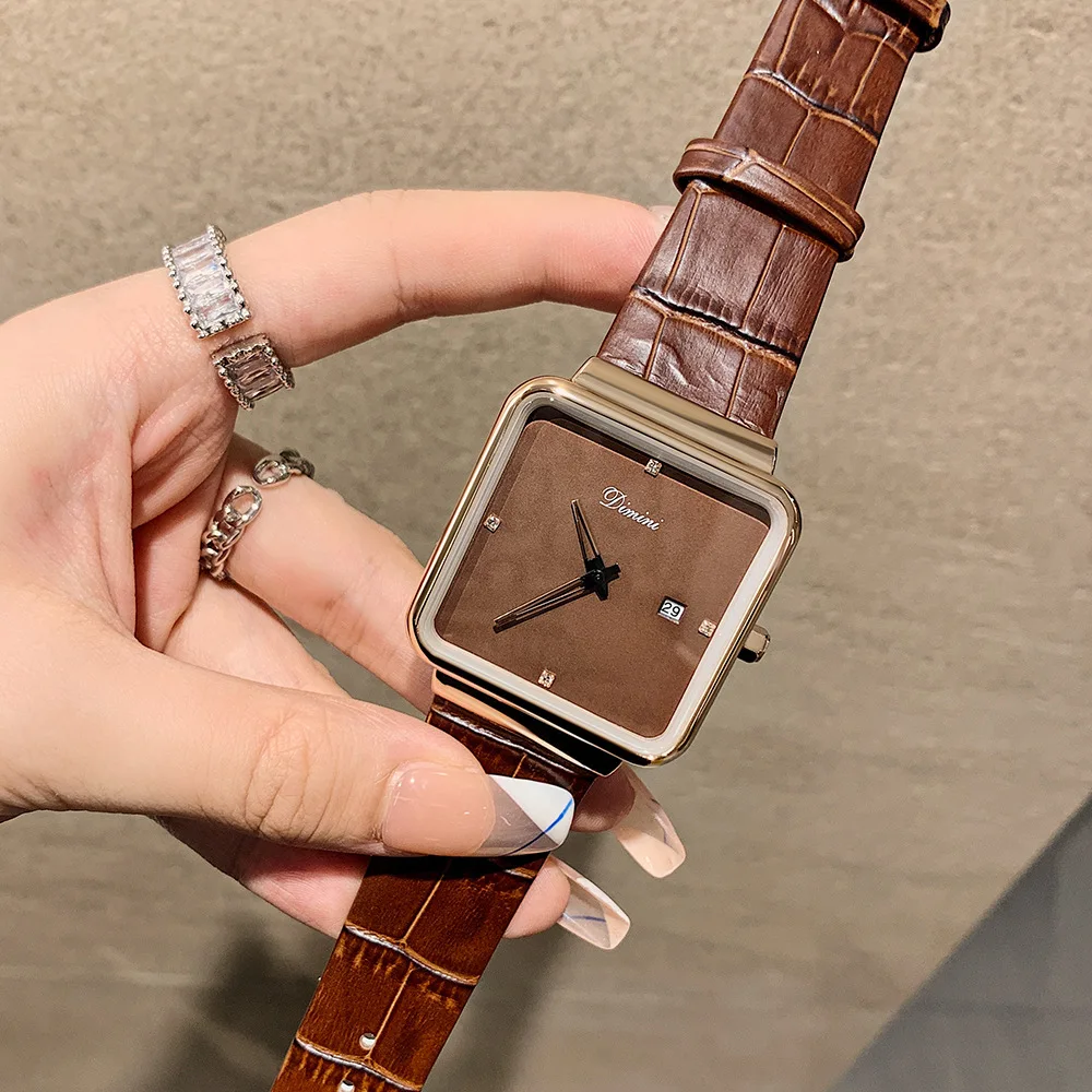 New Vintage Minimalist Women'S Watch, Stylish And Elegant, With Calendar Function And Leather Strap. Women'S Accessory.