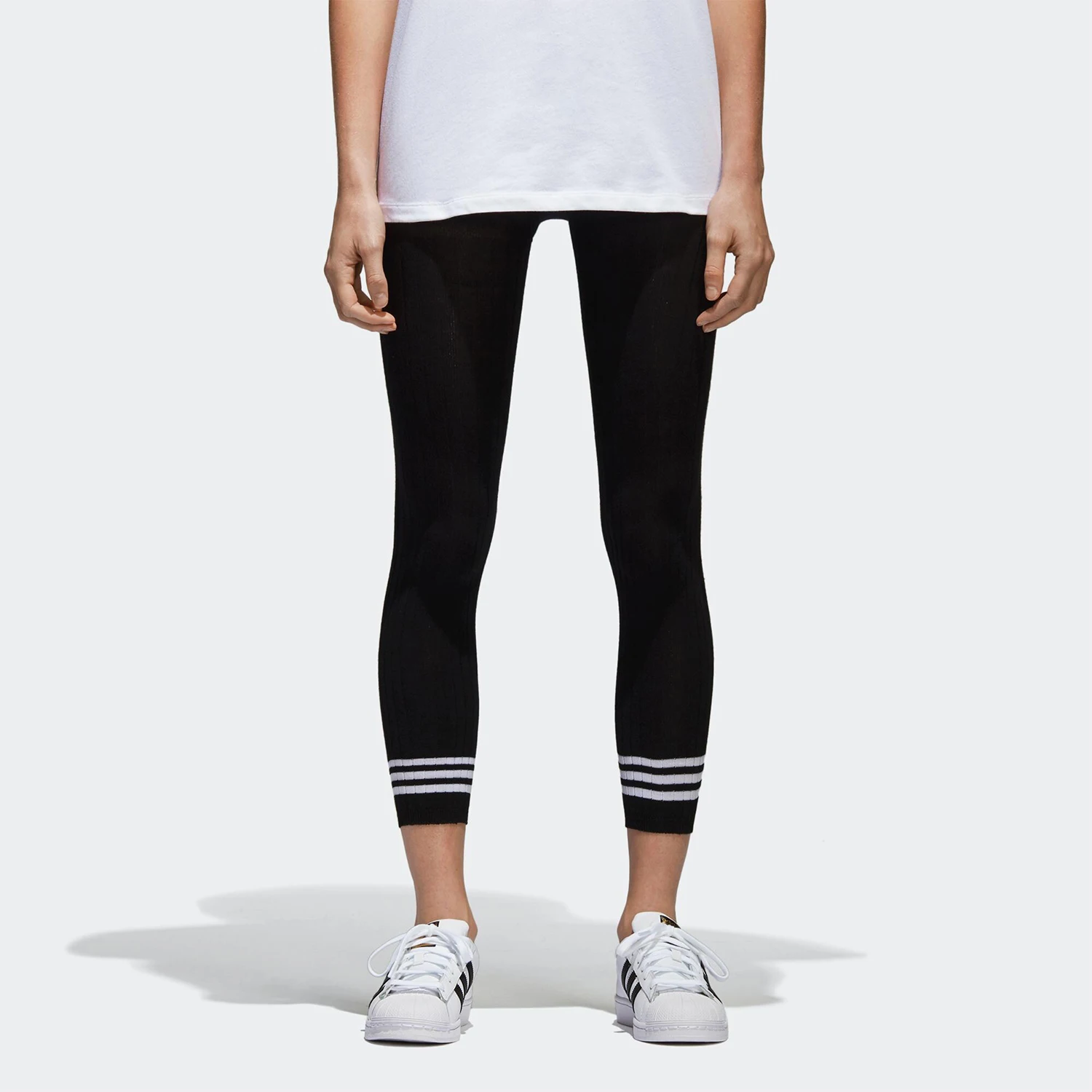 

Женские спортивные брюки с узкими штанинами Adidas Originals Authentic New Season BR9623