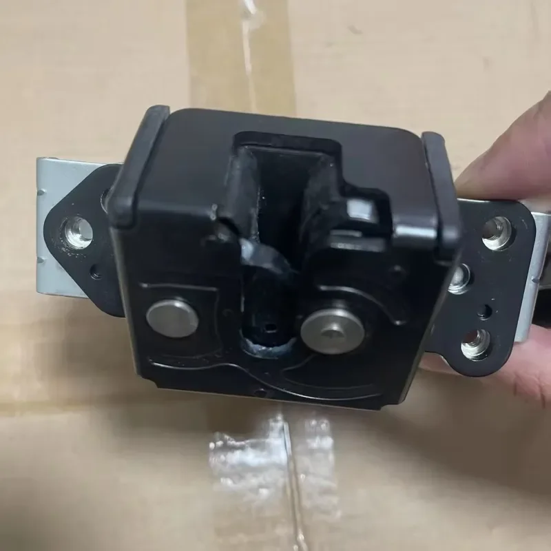 for YL-1880400003 Door Lock Block for Toyota Harrier