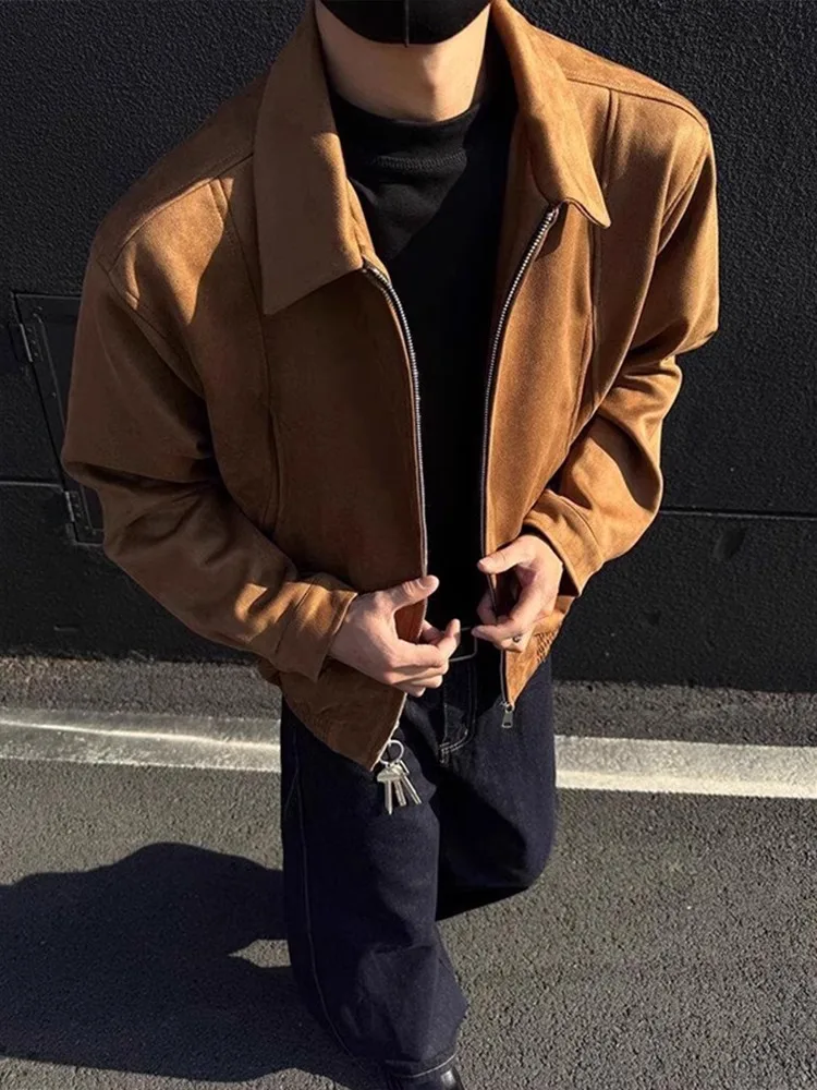 

Мужская короткая куртка из коричневой замши в американском стиле High Street, весенняя, премиум-класса, CleanFit, официальная, свободного кроя, молодежная, трендовая, из полиэстера.