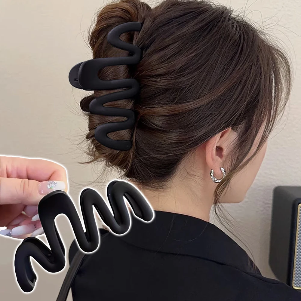 

2023 Y2K волнистая глянцевая заколка для волос для женщин янтарно-коричневый пластиковый зажим, элегантный минималистичный аксессуар, заколки для волос для женщин