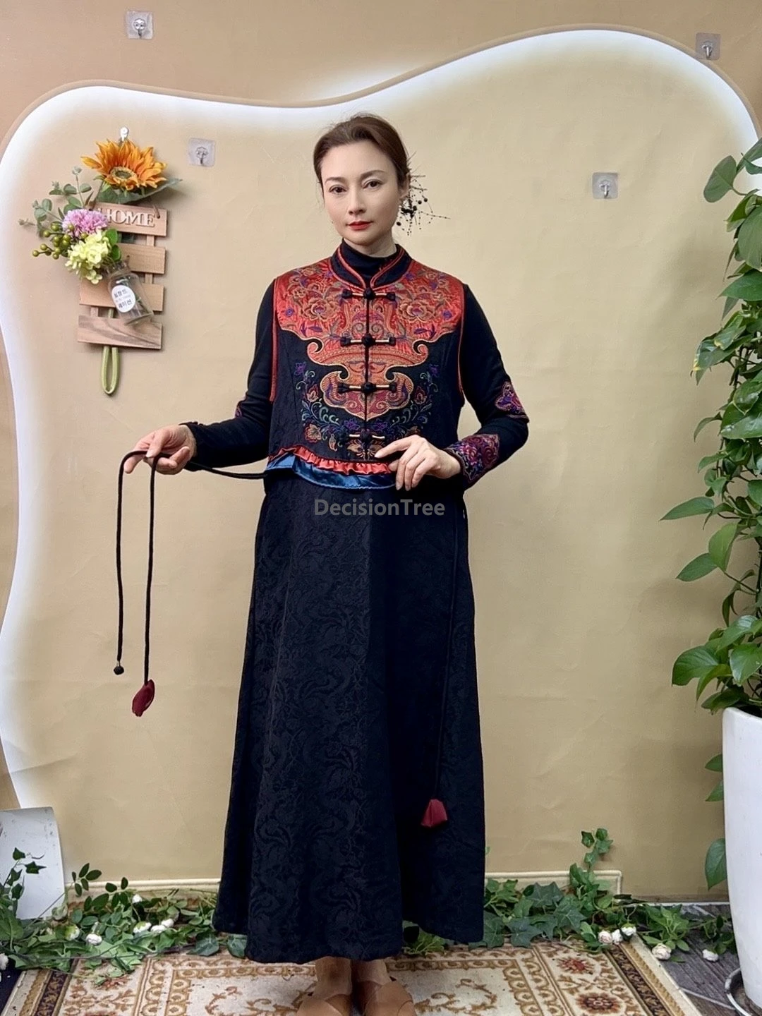 

2025 autumn cotton linen embroideried robe chinese ethnic style vintage high end vest dress elegant improved leisure loose qipao