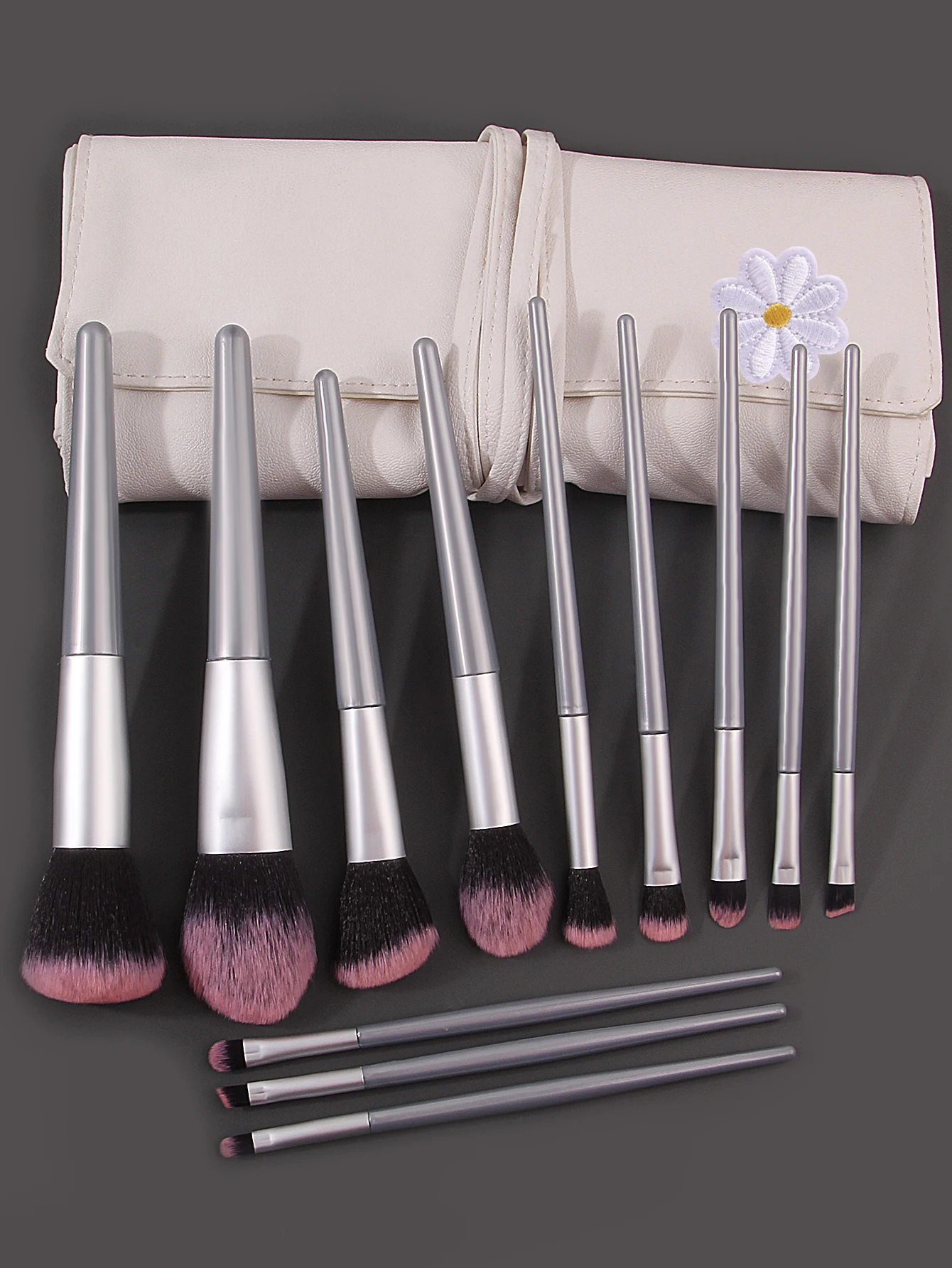 Ensemble de pinceaux de maquillage professionnels: 12 pinceaux à blush en poudre à poils souples, pinceaux pour fard à paupières, pinceaux de beauté portables + 1 sac de rangement