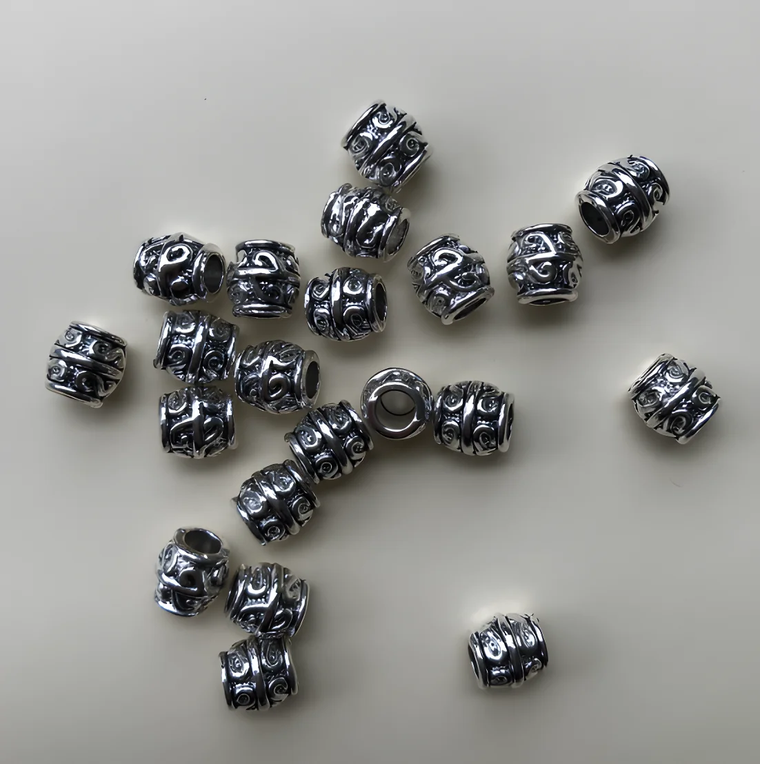 

50pcs 8*8mm ,hole 4mm Tibetan silver color plate vintage zinc alloy metal spacer beads for jewelry findings TJ0002