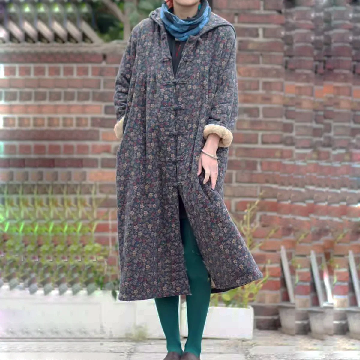 

Women's Winter Warm Long Trench Coat Hooded Cotton Floral Print Vintage Ethnic Style Frog Button Fleece Lined Long Jacket Robe