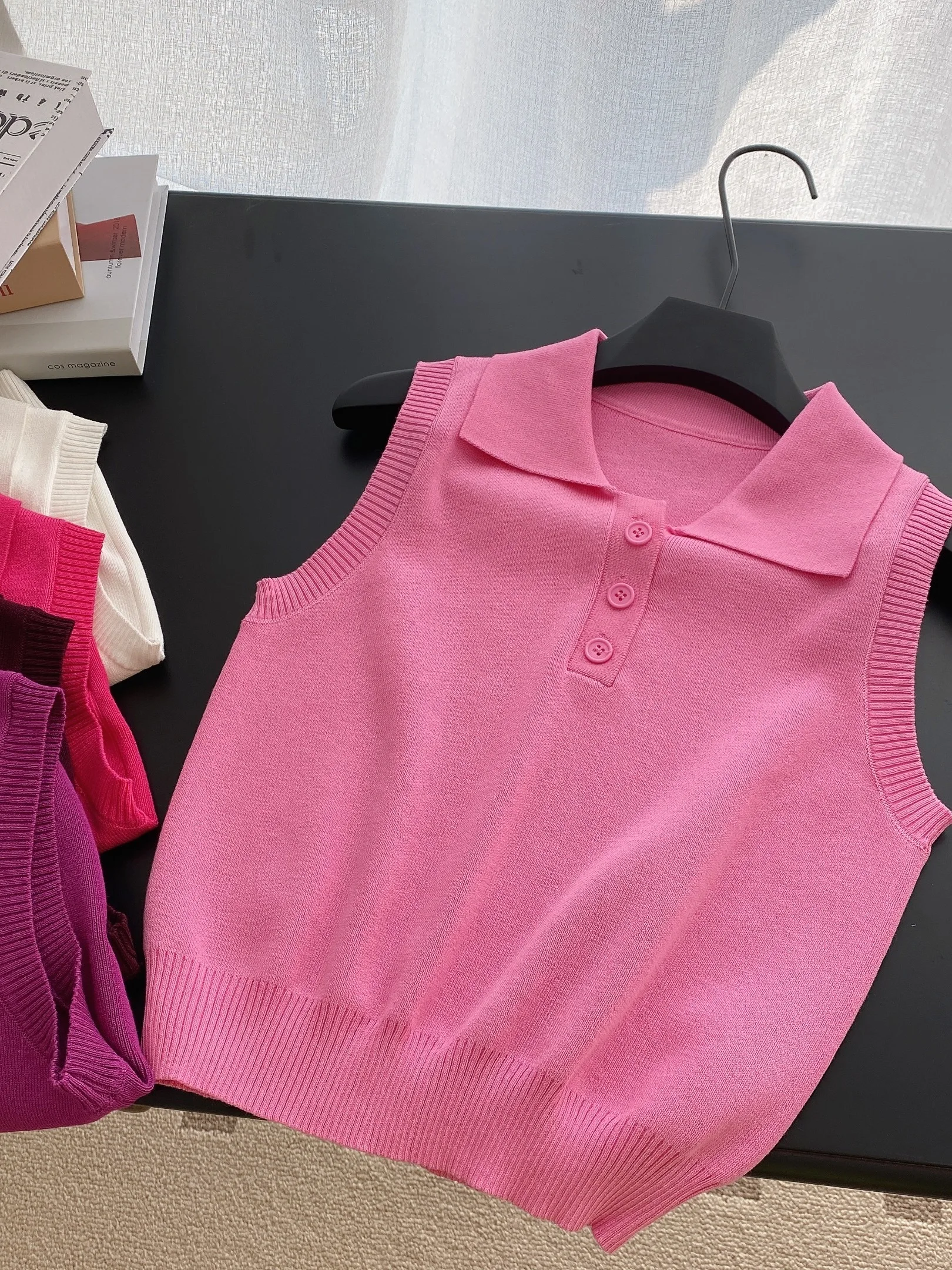 

Faionable Knitted Slim Fit Ne Vest Women's Svel Top Korean Sle Commute Wind Summer High End Versatile