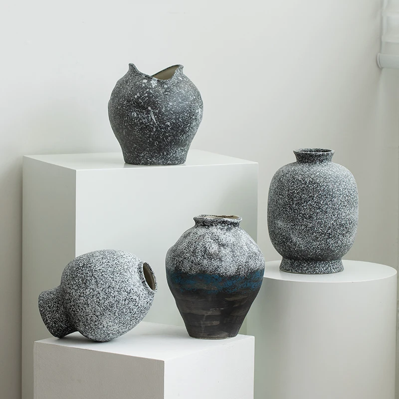 

Ceramic vase - Wabi-Sabi style decoration - dried flowers and fresh flowers - living room