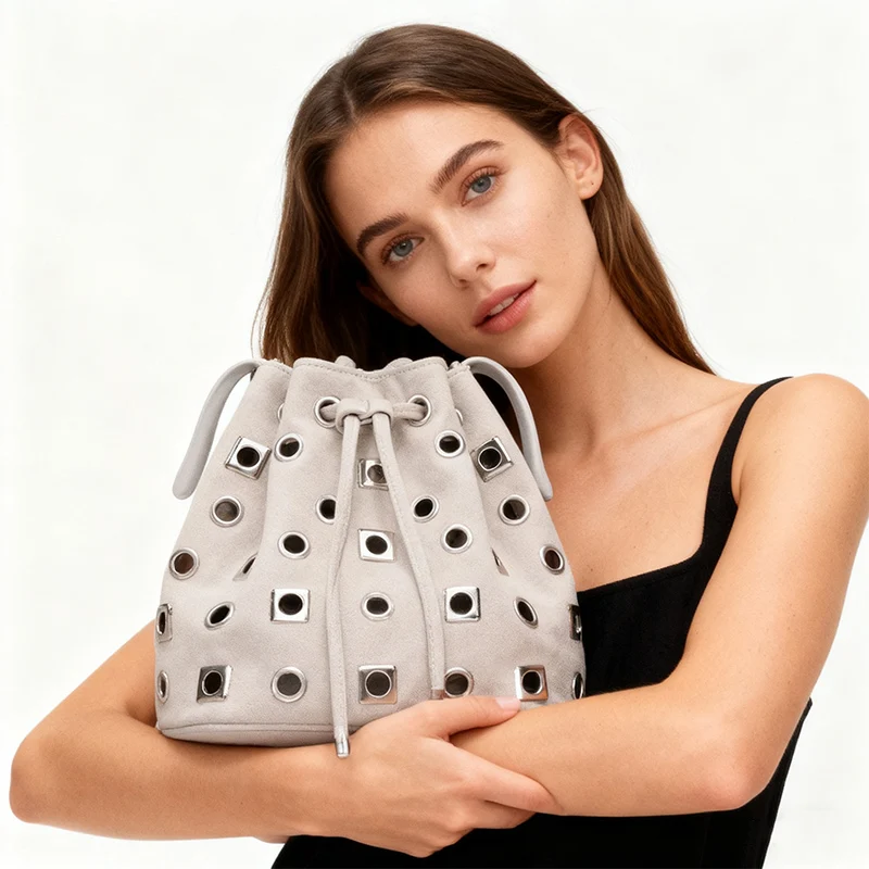 

Сумка-ведро с заклепками, женская сумка в стиле панк, дизайнерская роскошная большая вместительная полая сумка на плечо, уличная сумка для покупок и вечеринок