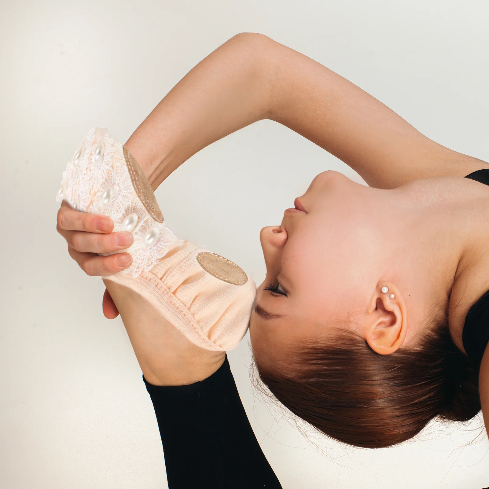 

1 пара балетных туфель для йоги, нескользящая мягкая подошва, легкая дышащая танцевальная обувь, балетки для девочек, тапочки для практики