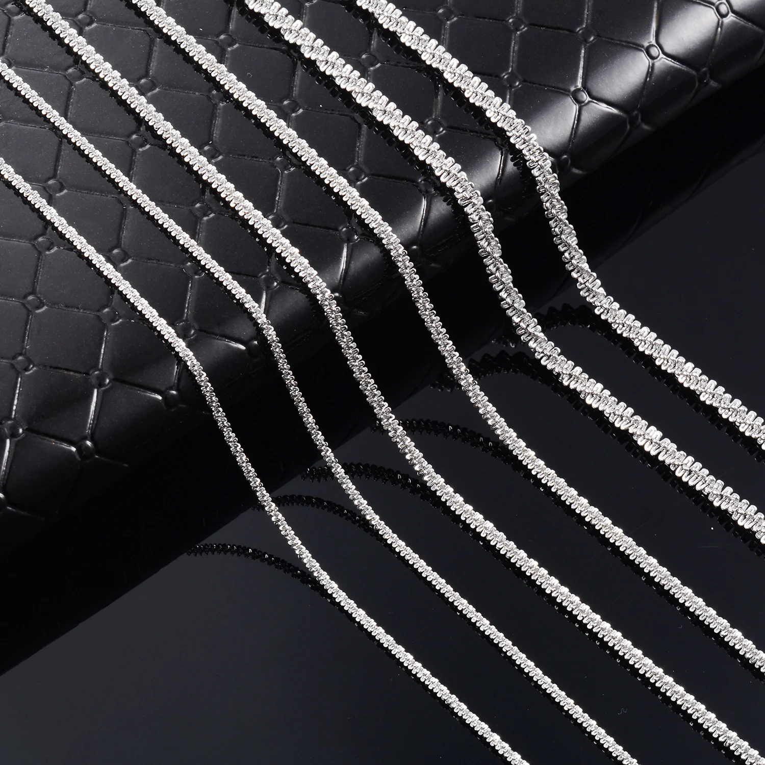 Glänzend versilberte Kohlrübenkette Fußkettchen aus Edelstahl, hochwertiger Schmuckzubehör für Frauen, Geschenk. – Detail 1