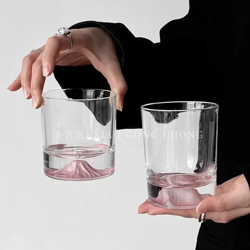 

Pink Mountain Viewing Glass Cup Creative Design Mountain Cocktail Cups Snow Mountain Whiskey Cup Home Heat Resistant Cups Gift