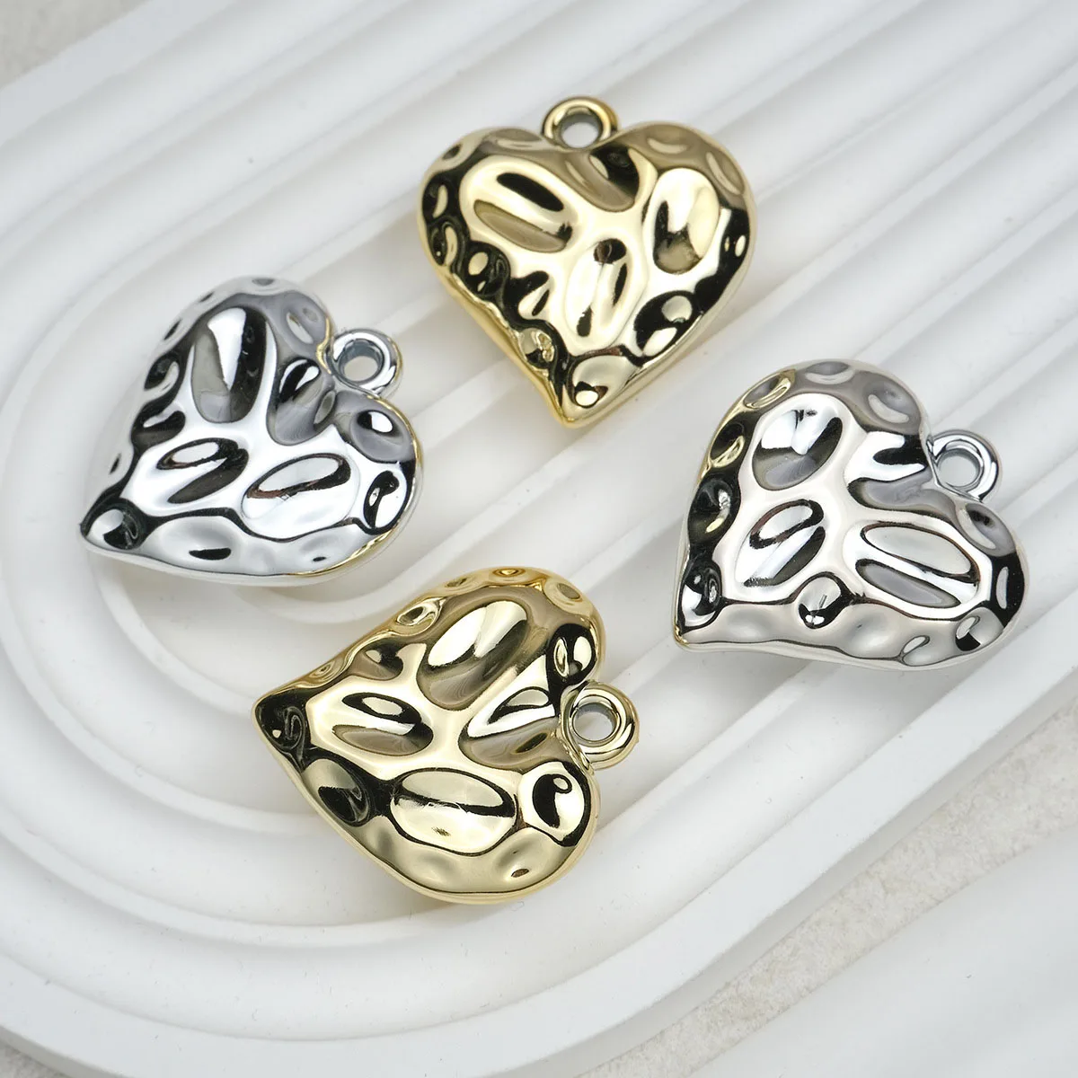 Trendy Jewelry Findings UV Coated Colors Love Heart Necklace Pendants Ornament Accessories Charms Material 34*32*11mm 50pcs