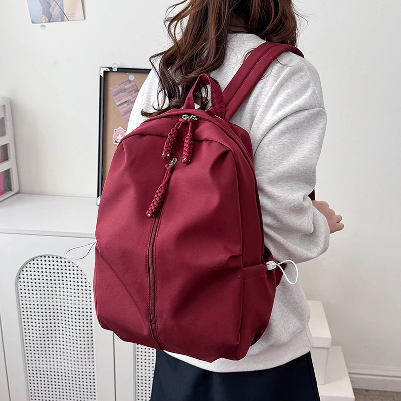 Solid Color Large Capacity Student Backpacks Nylon Zipper 2025 New Hot Sale Ladies Bags Commuting Soft Fashion Backpacks