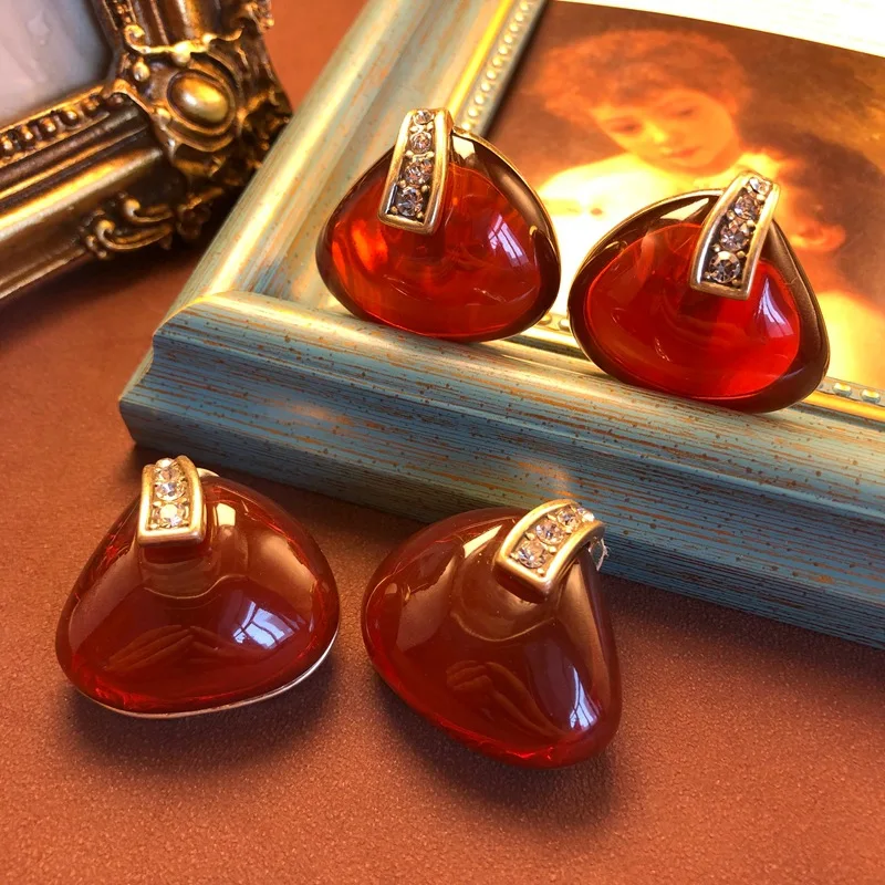 diamond-encrusted orange-red stud earrings for women ear clip retro flower triangle vintage style earrings