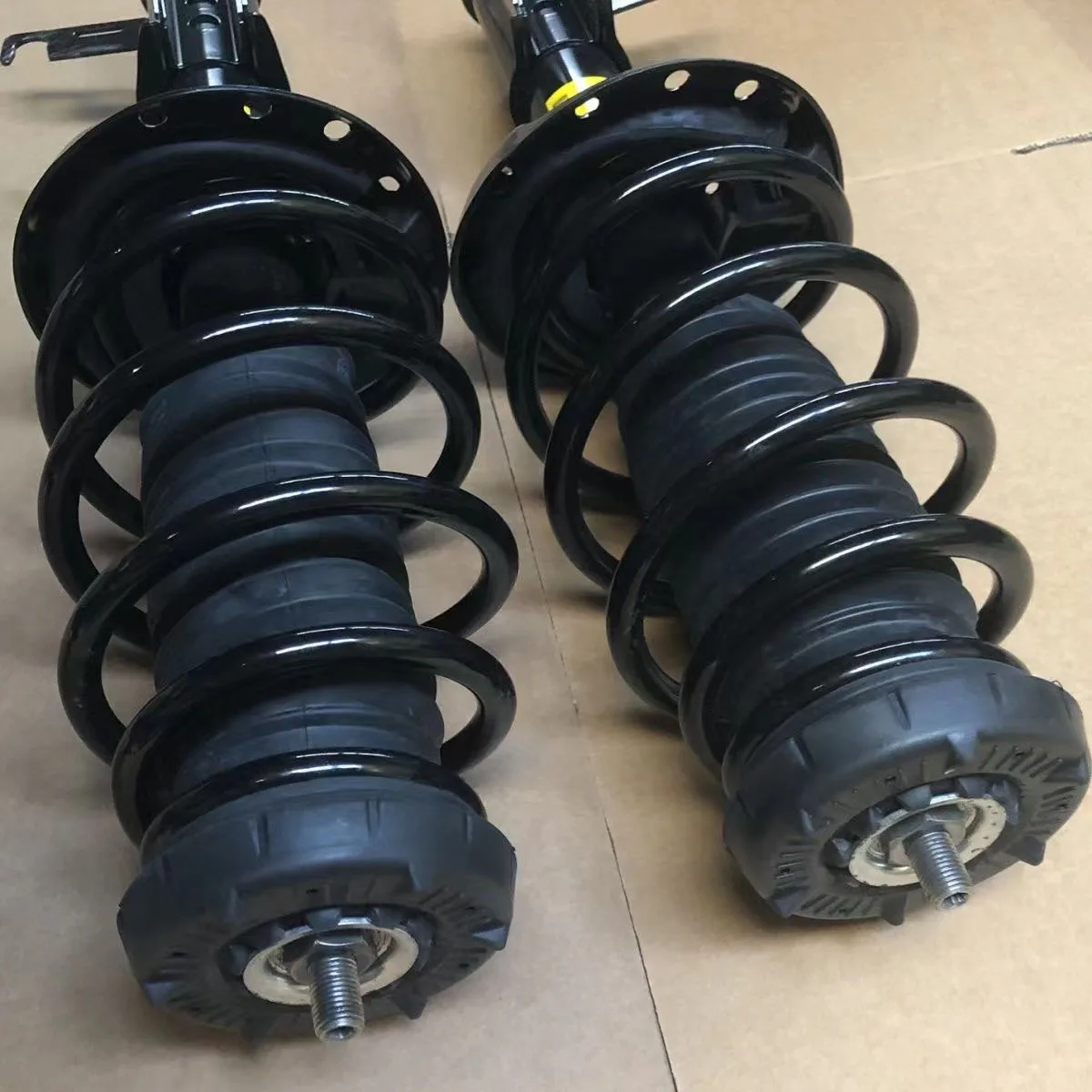 China Auto Parts Shock Absorber Assembly for Suzuki Swift