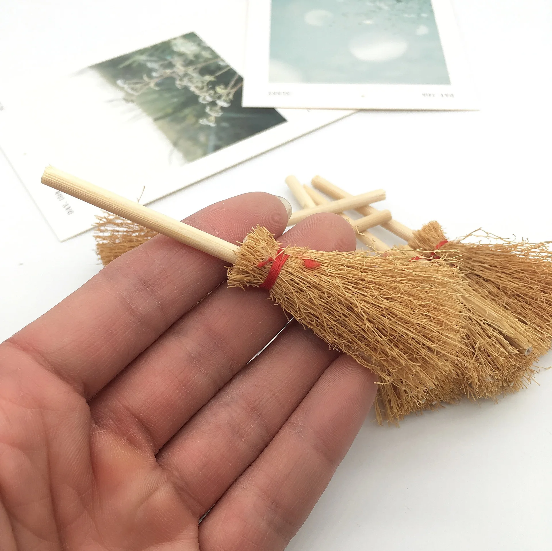 Dollhouse Broom Rope Straw Mini Brooms Halloween Costume Figurines Hanging Witch Party Broom Accessories Decorations Home Decor