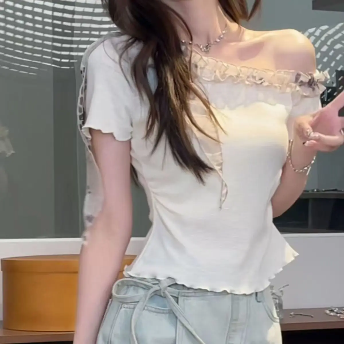 2025 Summer New Sweet Style Shaved Floral Ruffle Spliced off-shoulder Streamer Design Short-sleeved Top