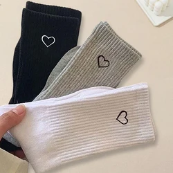 3 Pairs Women Heart-shaped Striped Socks Simple Fashionable Versatile Socks Antibacterial Odorproof Breathable Mid Length Socks