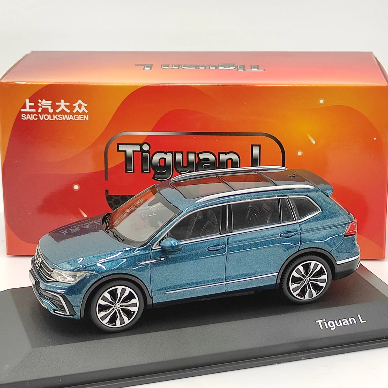 

Diecast 1:43 Scale Original Factory SAIC VW New TIGUAN L 2022 Alloy Car Model Collectible Toy Gift Souvenir Display Ornament