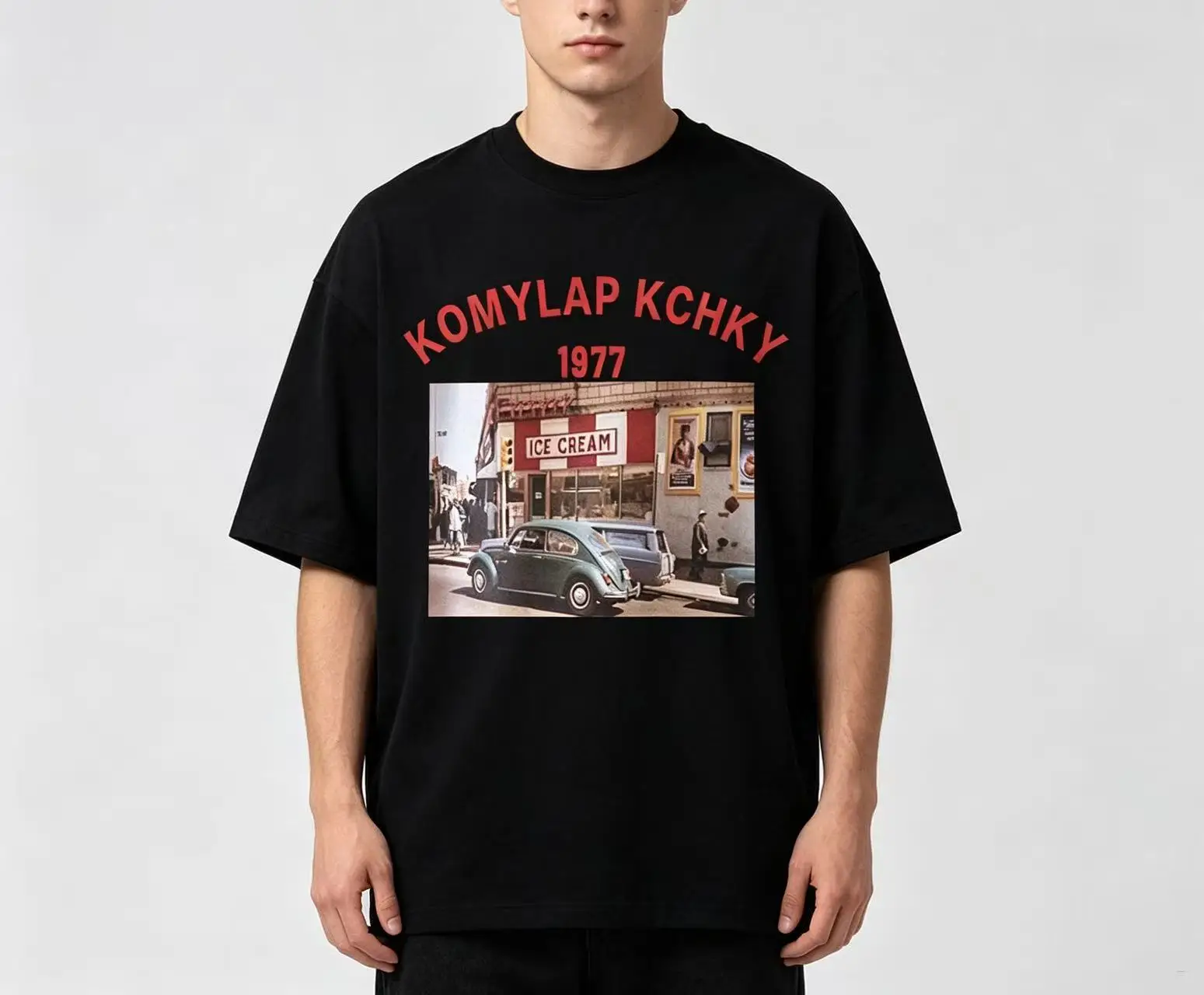 Unisex Komylap Kchky 1977 Vintage Street Old Car Ice Cream Store Photo Graphic T‑Shirt Men Women Retro 70s Print Oversized Crew Neck Cotton Tee