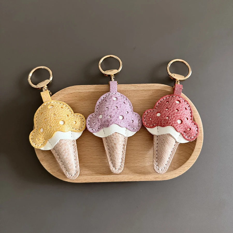 Pendants Genuine Leather Ice Cream Bag Pendants Mini Lollipop Buns Car Key Chains Pink Color Simple Funny Bag Charm 2027 New