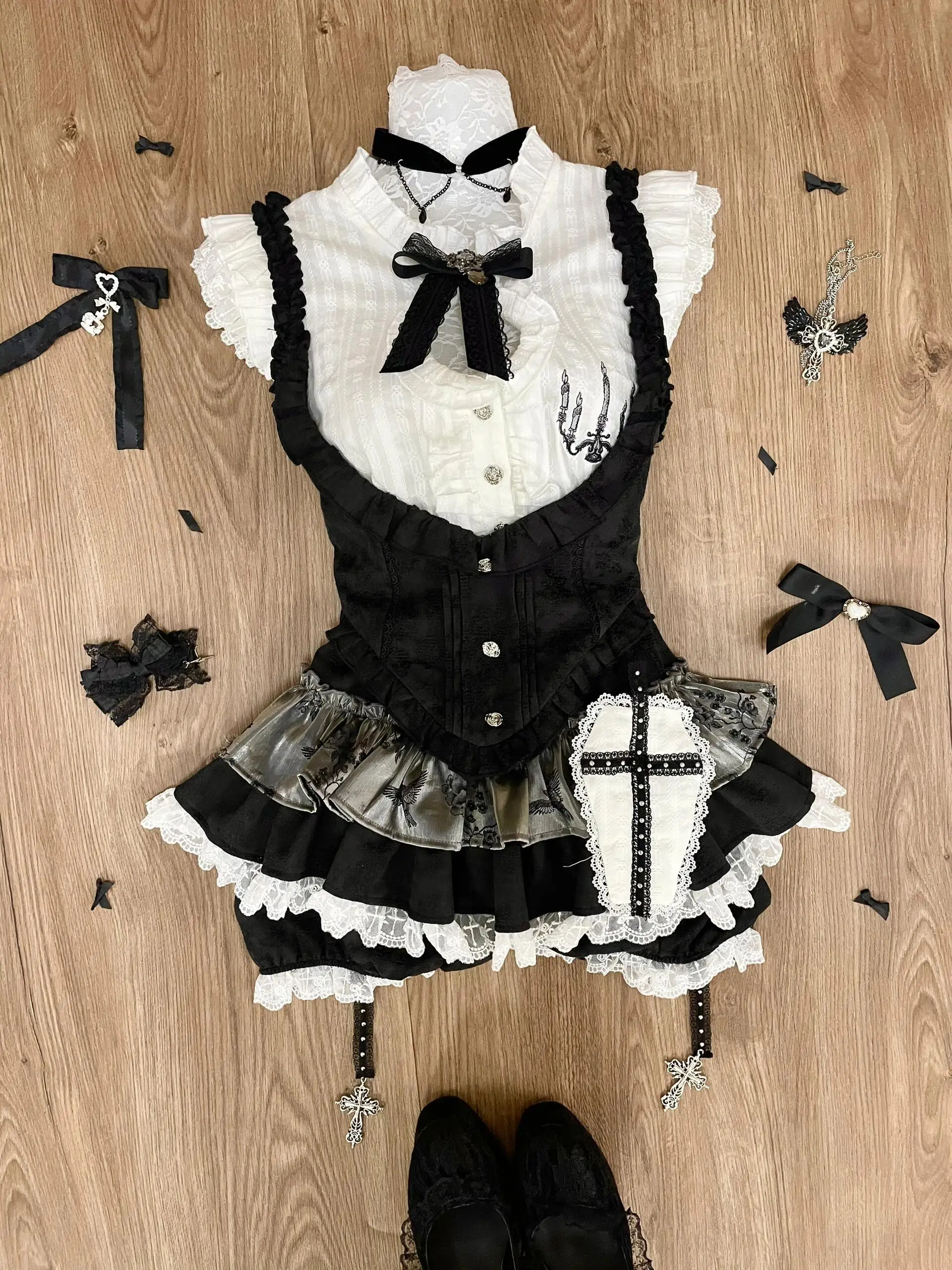 Sweet Cool โรงเรียน Sle k Series Hollow สีขาว irt Bla เสื้อกั๊กลูกไม้ Puffy กระโปรง Tee ชิ้นชุดสตรี Faion ชุด