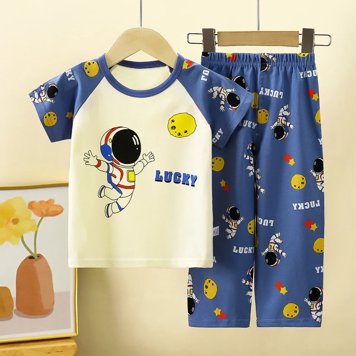 2PCS New Fashion Tops Kids Short Sleeve Tops Child Clothing Sets Boys Cartoon Print T shirt Simple Fashion Tees+Pants