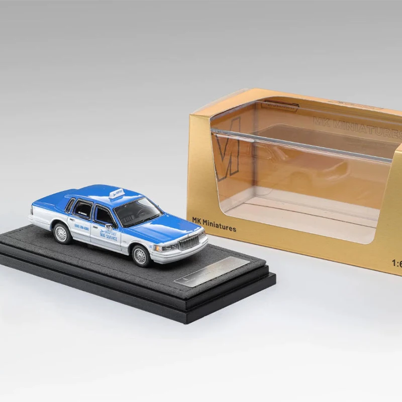 1:64 Scale 1992 1996 Lincoln Town Car Simulation Alloy Model Ornament Static Display Collectible Toy Gift Souvenir Decoration