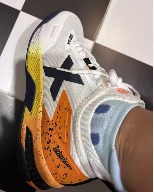 

New 2025 Bestselling Professional Training Anti-Slip Badminton Shoes Unisex Durable Tennis Shoes Badminton Shoes