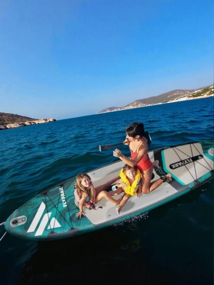 SUP Aufblasbares Paddleboard im Ocean Explorer-Stil, Outdoor-Wasserstation-Board, 11 Fuß, 325 * 89 * 15 cm, ultrabreites Design, geeignet für Familienreisen, Wasseryoga, Fitness, Angeln und Seen. Wird
