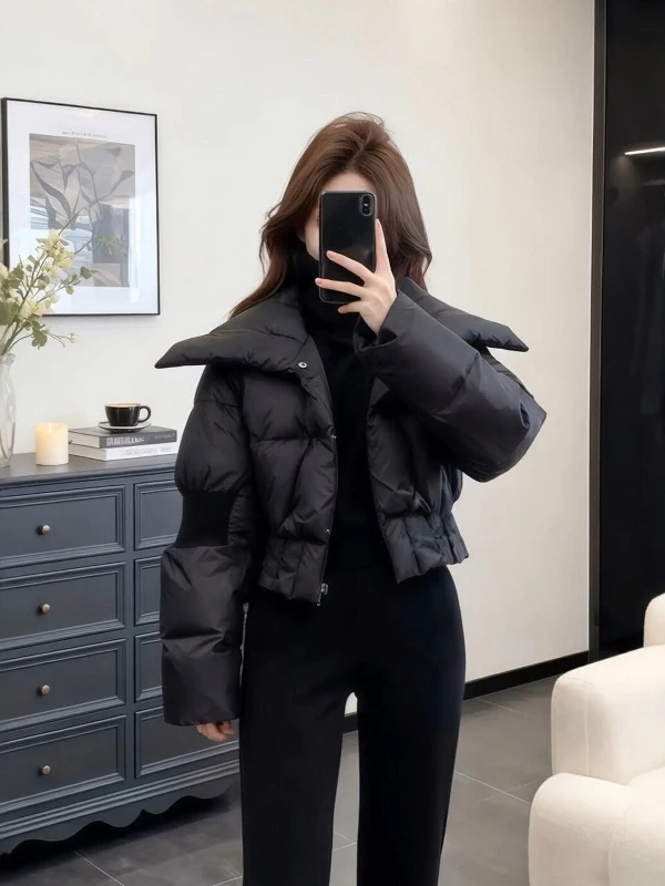 

Элегантная черная короткая женская зимняя теплая куртка-пуховик с наполнителем из утиного пуха, с высоким воротником и поясом на талии, в стиле «хлебный пуховик»