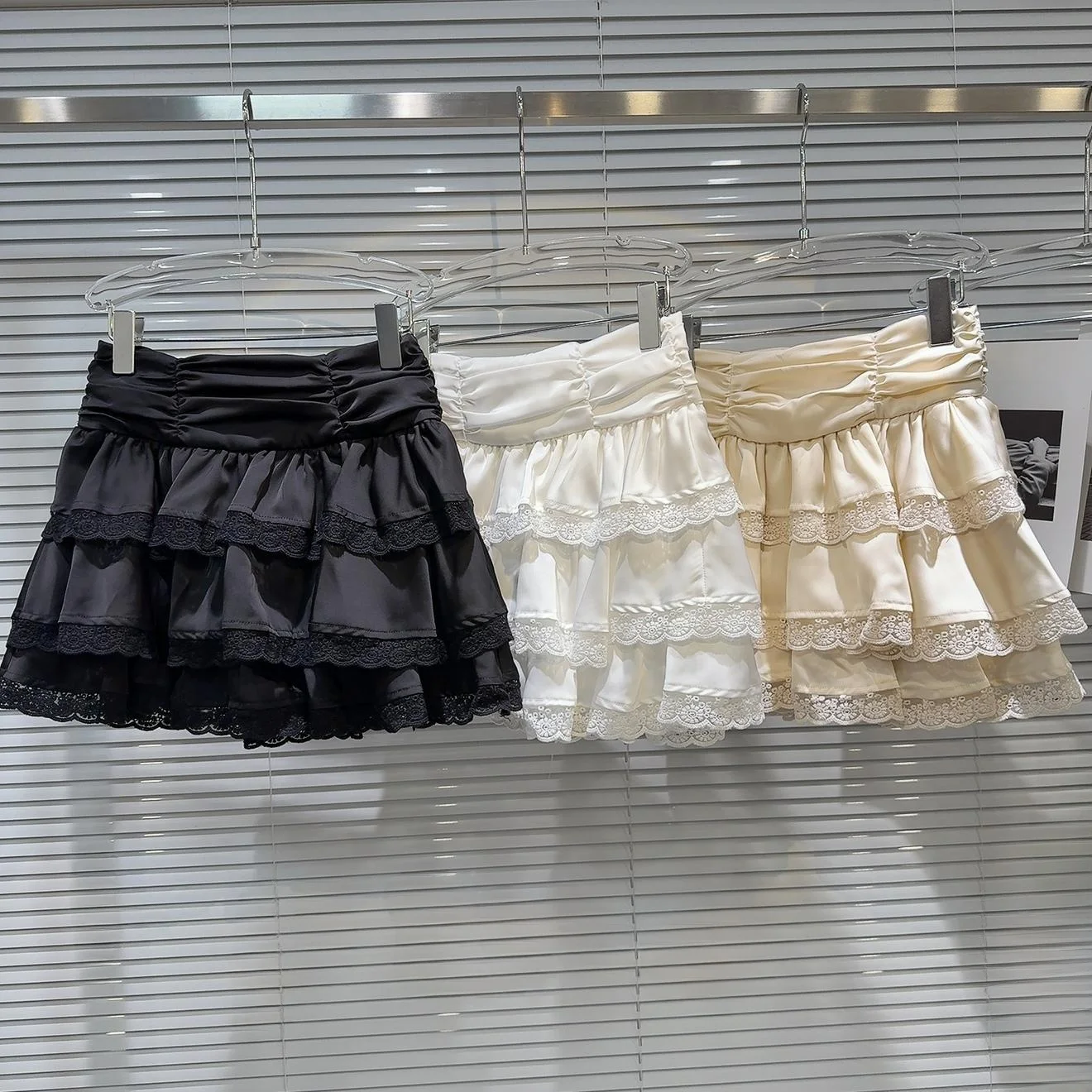 

Sweet Princ Sle Lace Trim Pleated Skirt ort Puffy f-length Skirts Faionable Autumn 2025 Women's Clothing