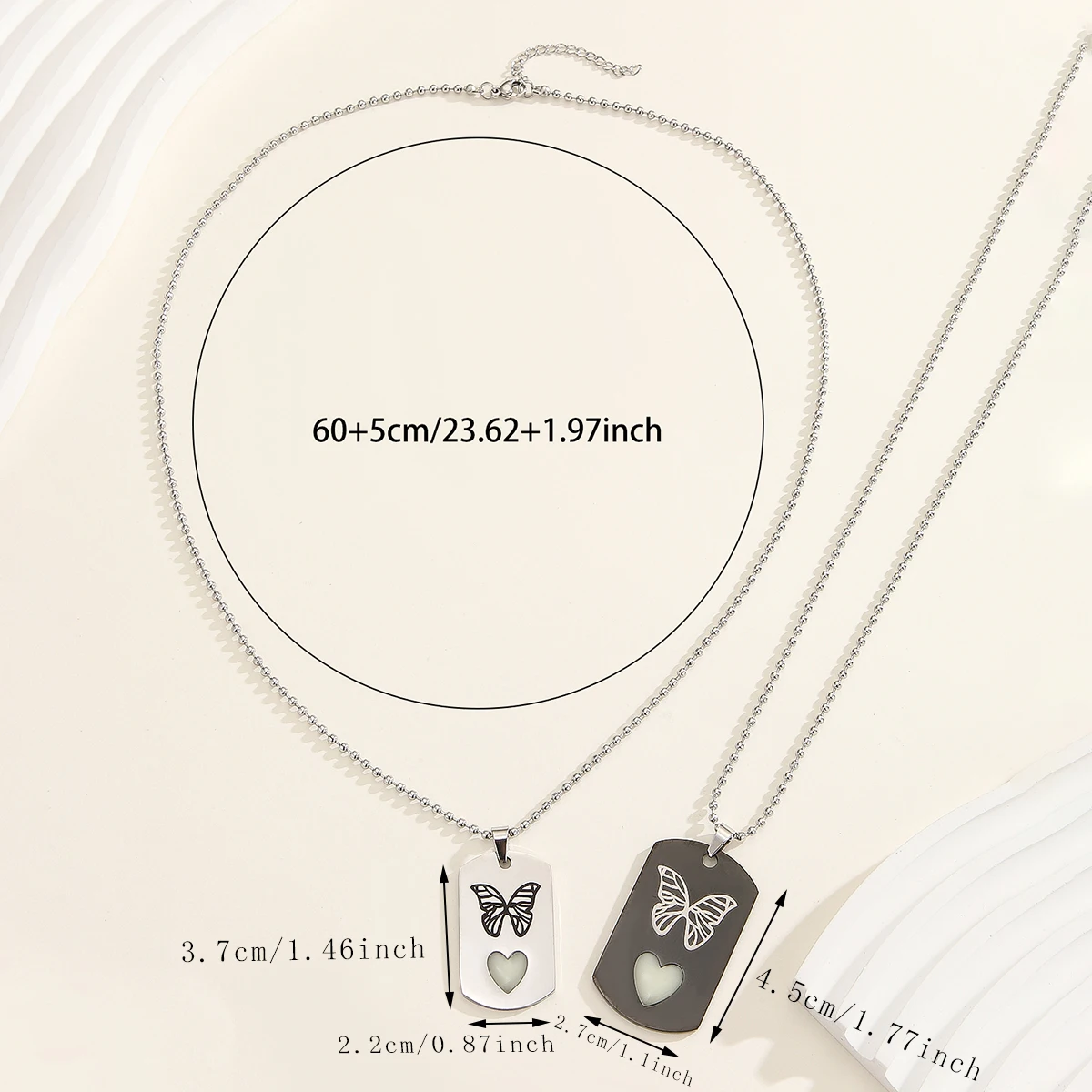 قطعتان/مجموعات من قلادات الزوجين بنمط الفراشة باللونين الأبيض والأسود على شكل قلب مضيء، إكسسوارات هدايا عصرية وبسيطة لـ